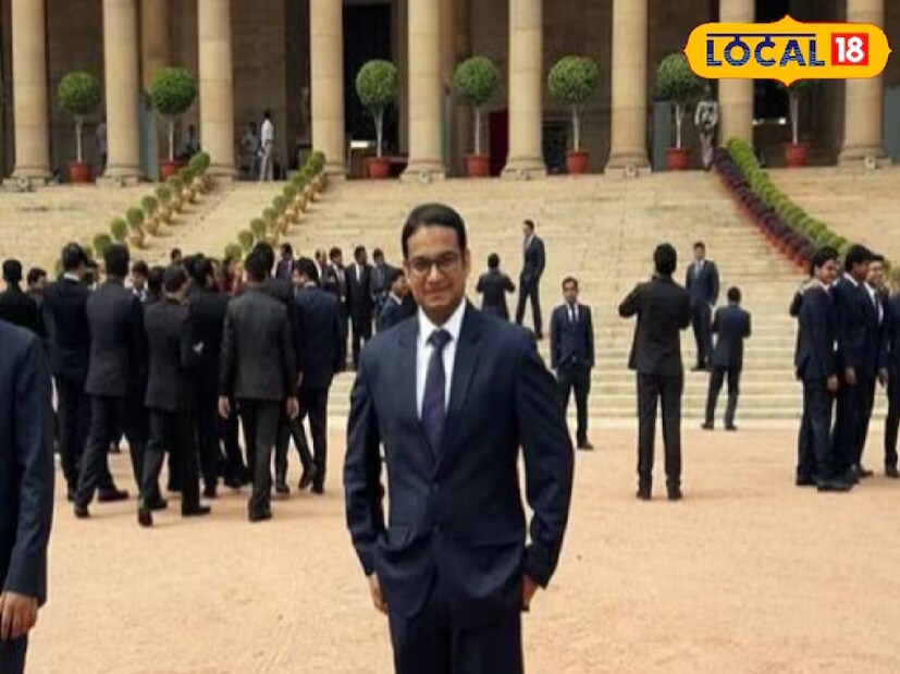 বর্তমানে ঝাড়খণ্ডের পালামৌতে পৌর কমিশনার হিসেবে নিযুক্ত মহম্মদ জাভেদ হোসেন ইউনিয়ন পাবলিক সার্ভিস কমিশনের পরীক্ষার প্রস্তুতি নেওয়া তরুণ তরুণীদের জন্য বিশেষ টিপস দিয়েছেন। বিশেষ করে তিনি তাঁর সাক্ষাৎকারের মুহূর্তটি এখানে শেয়ার করেছেন। এটি পড়ার পর, প্রতিযোগীরা তাঁদের প্রস্তুতিতে অনেক সাহায্য পেতে পারেন।