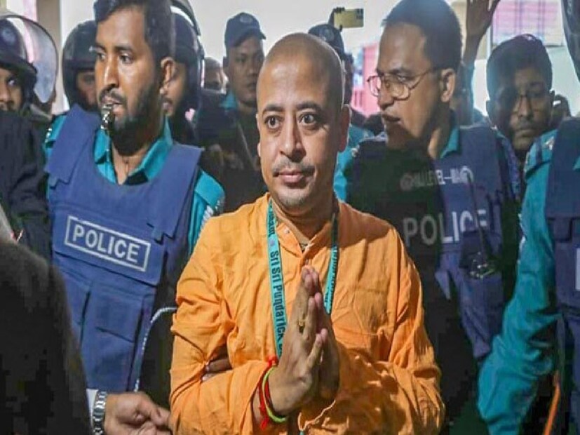 চিন্ময় কৃষ্ণের আসল নাম চন্দন কুমার ধর। চট্টগ্রামের পুণ্ডরিক ধামের প্রধান তিনি। ইসকনের তরফে চিন্ময় কৃষ্ণ দাসের গ্রেফতারির তীব্র প্রতিবাদ জানানো হয়। চিন্ময় দাসের বিরুদ্ধে আনা অভিযোগ ভিত্তিহীন বলেই জানানো হয়।