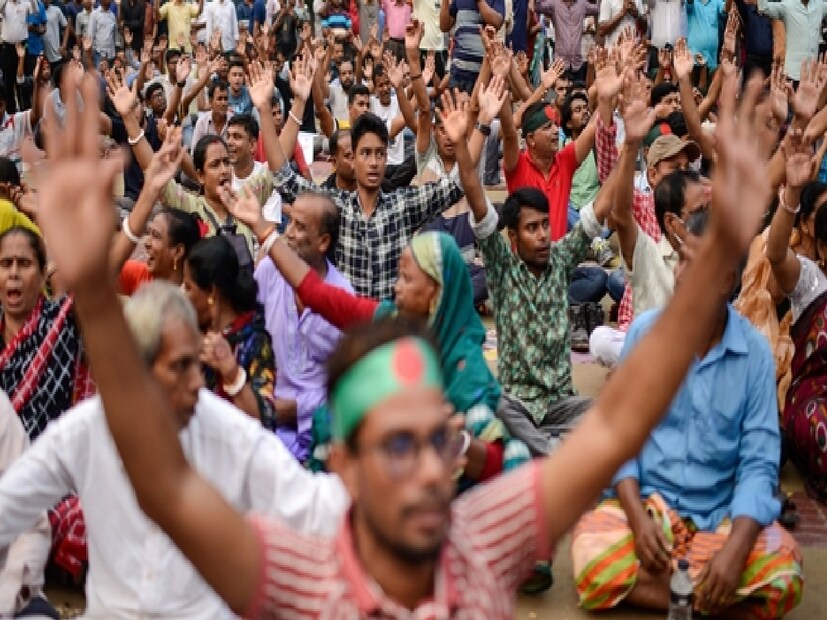 বিশেষ করে পার্বত্য চট্টগ্রাম এলাকায় সন্ত্রাস, অপহরণ এবং অন্য অপরাধের বিষয়ে সতর্ক করে ওই এলাকায় বেড়াতে না যাওয়ার জন্য সতর্ক করেছে আমেরিকার বিদেশ দফতর।