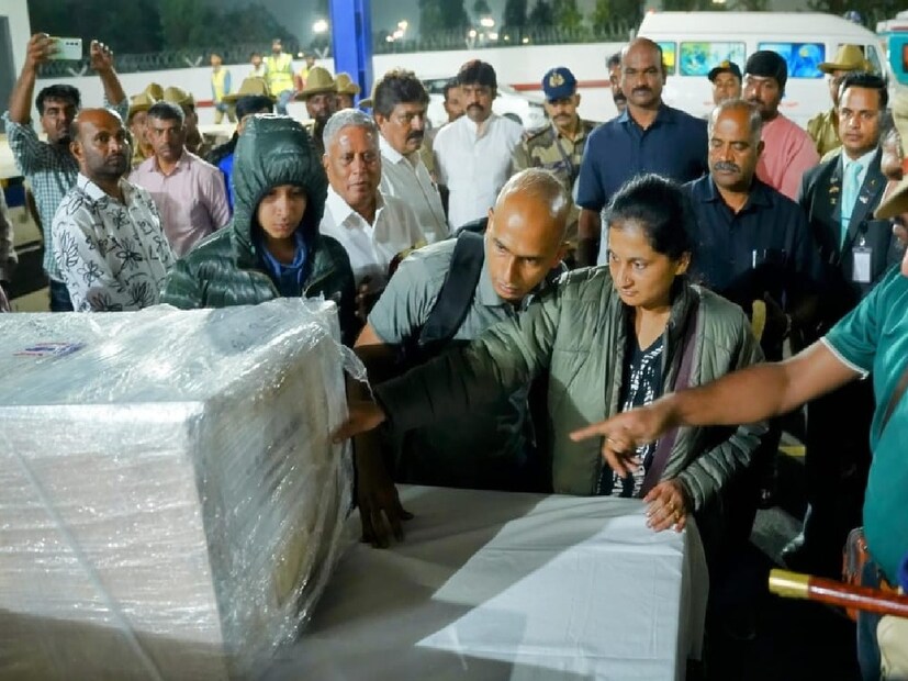 কংগ্রেস নেতার প্রশ্ন, 'কোন জঙ্গি নাম-পরিচয় জেনে গুলি চালায়? এটা সম্ভব? বাস্তব ভাবুন, যে খুন করতে গেছে, সে নাম-পরিচয় জেনে গুলি চালাবে?'