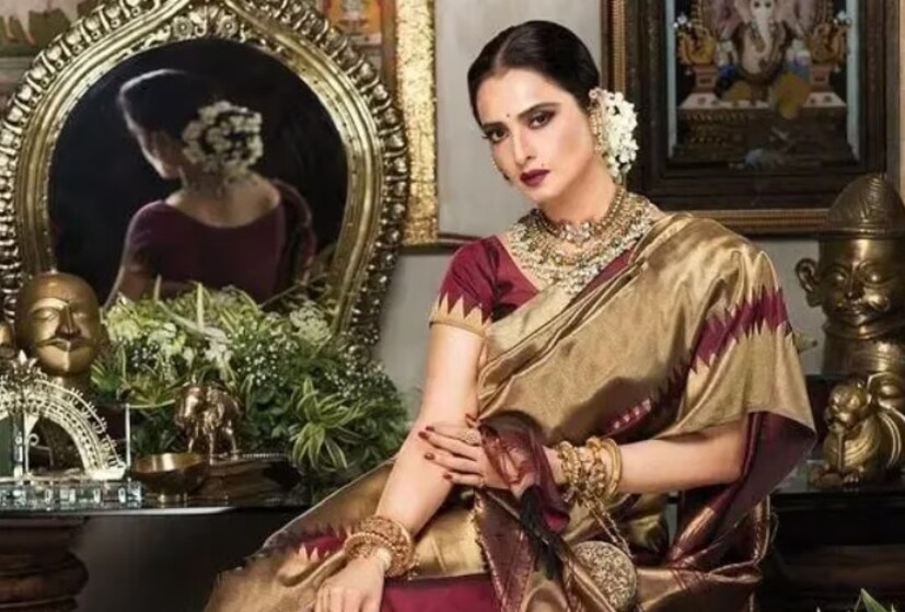বলা হয়ে যে রেখা নিজে হাতে এই বাড়িটি সাজিয়েছেন। প্রতিটি ল্যাম্প, ফ্রেম, অনন্য অ্যান্টিক আসবাবপত্র রেখার পছন্দের। এই বাড়ির নান্দনিকতা সত্যিই রেখার রাজকীয় ব্যক্তিত্বের আরেকটি রূপ।