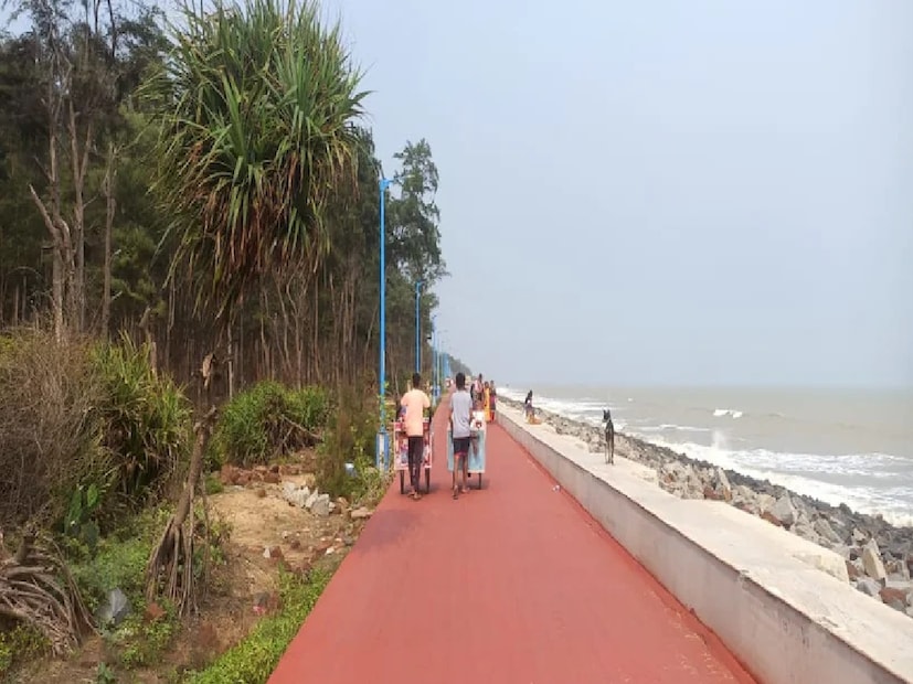 দিঘার সৈকতে পাওয়া জগন্নাথের কাঠের মূর্তি নিয়ে সোমবার জল্পনার অবসান হয়। দিঘার খাদালগোবরা গ্রামের বাসিন্দা কল্পনা জানার দাবি, চর্চায় থাকা সেই জগন্নাথ মূর্তিটি তাঁর।