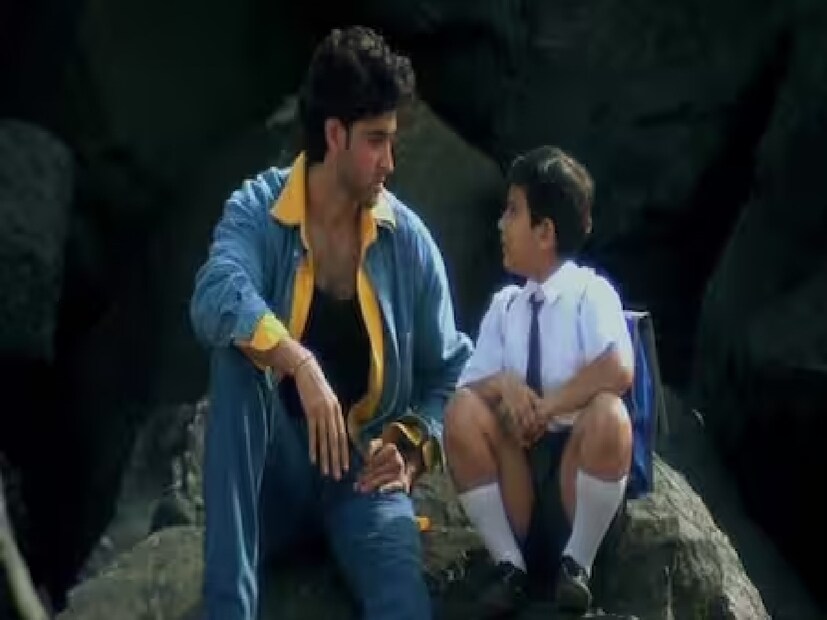 ১৯৯৬ সালে বলি অভিনেতা মেহমুদের পরিচালনায় প্রেক্ষাগৃহে মুক্তি পায় ‘দুশমন দুনিয়া কা’। এই ছবিতে মেহমুদের পাশাপাশি অভিনয় করেন জীতেন্দ্র। শিশু অভিনেতা হিসাবে এই ছবিতে প্রথম অভিনয়ের সুযোগ পান অভিষেক। 