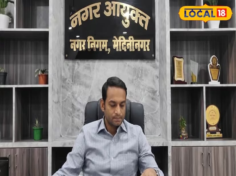 তবে, অনেকে বলতেই পারেন যে পৃথিবী ভাগ্যের উপর নির্ভর করে চলে। ভাগ্য ভাল থাকলেই কেবল জীবনে ভাল কিছু ঘটে। ইউনিয়ন পাবলিক সার্ভিস কমিশনের পরীক্ষা নিয়েও অনেকে এ হেন মত পোষণ করে থাকেন, কেন না বার বার প্রচেষ্টা সত্ত্বেও কৃতকার্য হতে পারেননি, এমন ব্যক্তির সংখ্যাও এই দেশে বড় কম নয়। কিন্তু, যদি আমরা ইউনিয়ন পাবলিক সার্ভিস কমিশনের পরীক্ষায় উত্তীর্ণদের পদাঙ্ক অনুসরণ করি, তাহলে বলতেই হয় যে কঠোর পরিশ্রমের শক্তি দিয়ে ভাগ্য পরিবর্তন করা সম্ভব।