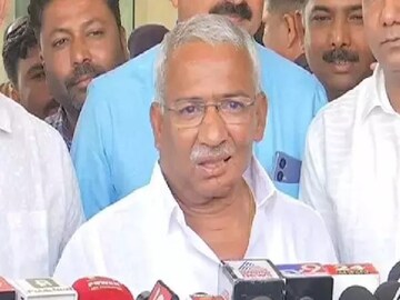 'কোন জঙ্গি নাম-পরিচয় জেনে গুলি চালায়? এটা সম্ভব?', নিহতের স্ত্রীর মানসিক স্থিতিতে প্রশ্ন 'কোন জঙ্গি নাম-পরিচয় জেনে গুলি চালায়? এটা সম্ভব?', নিহতের স্ত্রীর মানসিক স্থিতিতে প্রশ্ন