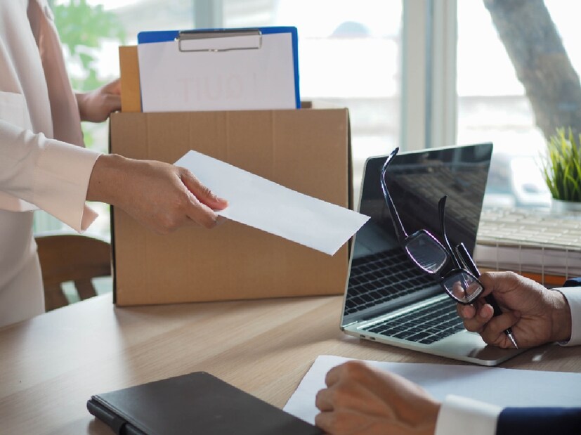 &quot;এটা অমানবিক। হ্যাঁ, ছাঁটাই হয়। কিন্তু তুমি কীভাবে তাঁদের সামলাও, সেটাই তোমার সংস্কৃতির কথা বলে। আমি জানি এইসব আলোচনা করা কঠিন, কিন্তু প্রতিষ্ঠাতা হওয়ার সময় তুমি এই বিষয়ে সাইন আপ করেছ। যদি তুমি কাউকে নিয়োগের সময় &quot;পরিবার&quot; বলে ডাকো, তাহলে তাঁদের ছাঁটাইয়ের সময় তাঁদের পরিবারের মতো আচরণ করো,&quot; তিনি জোর দিয়ে বলেন।