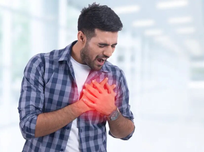 Heart Attack Symptoms: বুক ধড়ফড় করে, অল্পতেই ক্লান্ত হচ্ছেন! অবহেলা করবেন না, হার্ট অ্যাটাকের শিকার হতে পারেন…