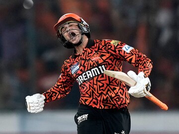 বিধ্বংসী ইনিংসে ৫টি বড় রেকর্ড গড়লেন অভিষেক শর্মা! যা নেই রোহিত-বিরাটদের