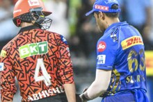 ম্যাচের মাঝেই হঠাৎ অভিষেক শর্মার প্যান্টে হাত ঢোকালেন সূর্যকুমার যাদব! কারণটা কী?