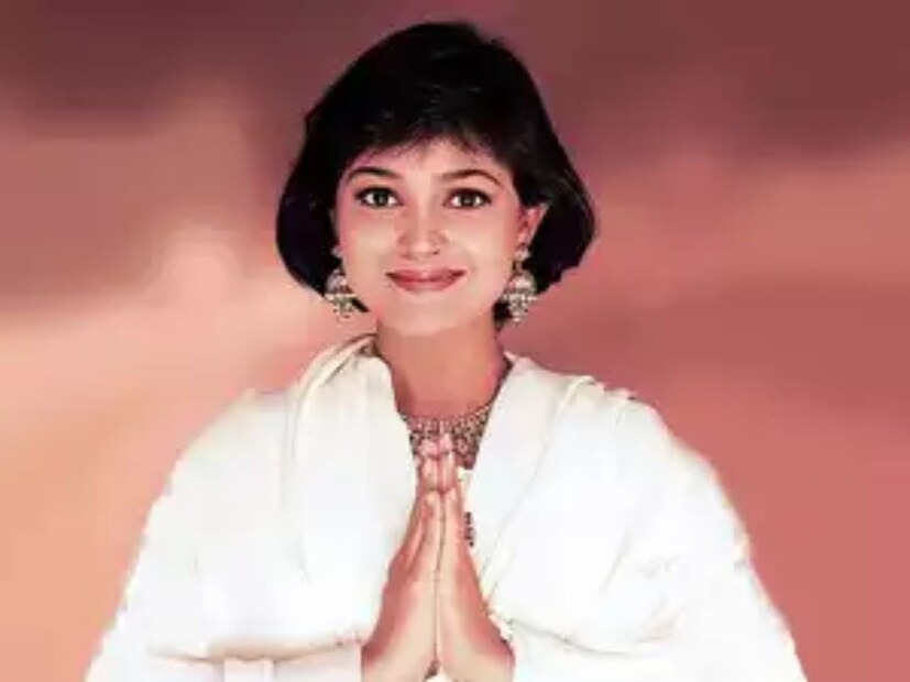 মুক্তির সঙ্গে সঙ্গেই তুমুল জনপ্রিয়তা লাভ করেছিল ‘মেড ইন ইন্ডিয়া’ গানটি। আলিশার কেরিয়ারের সবচেয়ে বড় হিট। তারপর খুব স্বাভাবিক ভাবেই প্লে-ব&#x200d;্যাকের দরজা হাট করে খুলে গিয়েছিল আলিশার জন&#x200d;্য&#x200d;।