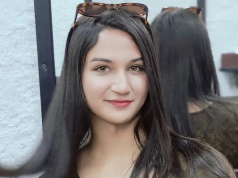 'দ্য লালনটপ’ ওয়েব সাইটকে দেওয়া সাক্ষাৎকারে অনায় জানিয়েছিলেন লিঙ্গ পরিবর্তনের পর কী কী অস্বস্তিকর পরিস্থিতির মধ্য দিয়ে গিয়েছেন তিনি। এমনকী ক্রিকেটাররা তাকে কীভাবে হেনস্থা করেছে সেই কথাও জানিয়েছেন তিনি।