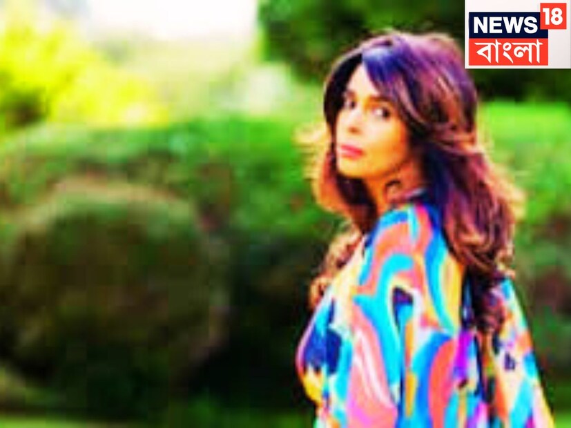 যদিও এই ছবিটির জন্য প্রথম পছন্দ ছিলেন না মল্লিকা শেরাওয়াত ৷ তারা শর্মাই ছিলেন প্রথম পছন্দ কেননা, তিনি ঘনিষ্ঠ দৃশ্য বা বোল্ড দৃশ্যে অভিনয় করতে রাজি হননি ৷ ফাইল ছবি ৷