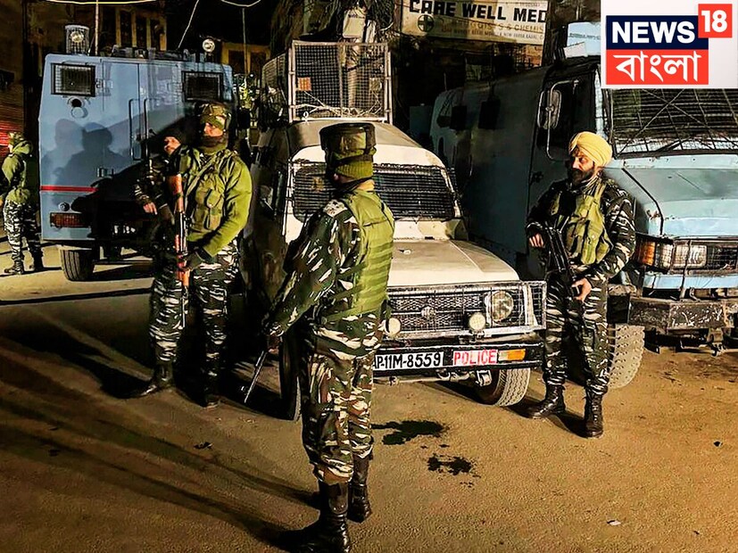 কর্ণাটকের ভারত ভূষণ শুক্রবার পরিবারের সঙ্গে ছুটি কাটাতে কাশ্মীরে গিয়েছিলেন ৷ সঙ্গে ৩৭ বছরের স্ত্রী সুজাতা ও তিন বছরের পুত্র সন্তান ছিলেন ৷ প্রতীকী ছবি ৷ 