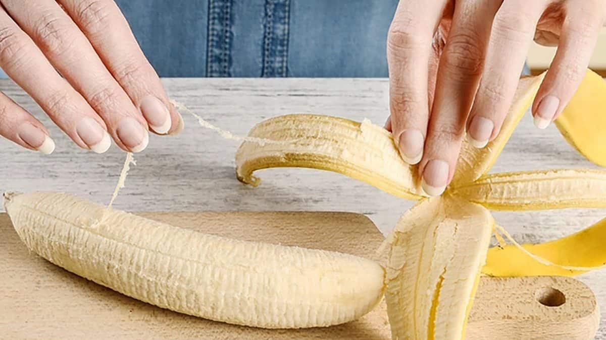 Banana Phloem Bundles: কলার গায়ে লেগে থাকা সুতোর মতো অংশটি খেলে কী হয় ...