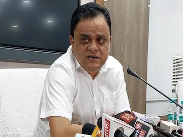 ব্রাত্য বসু