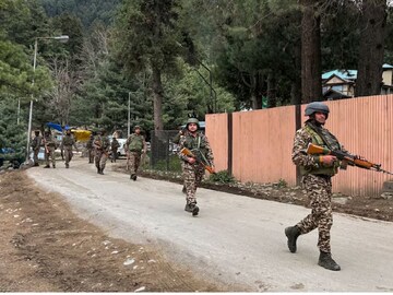 ‘সাহাব উপর...’CRPF অফিসারের কাছে দৌড়ে দৌড়ে পৌঁছেছিল খচ্চরওয়ালা, হামলার পর ২৫ কমান্ডো...