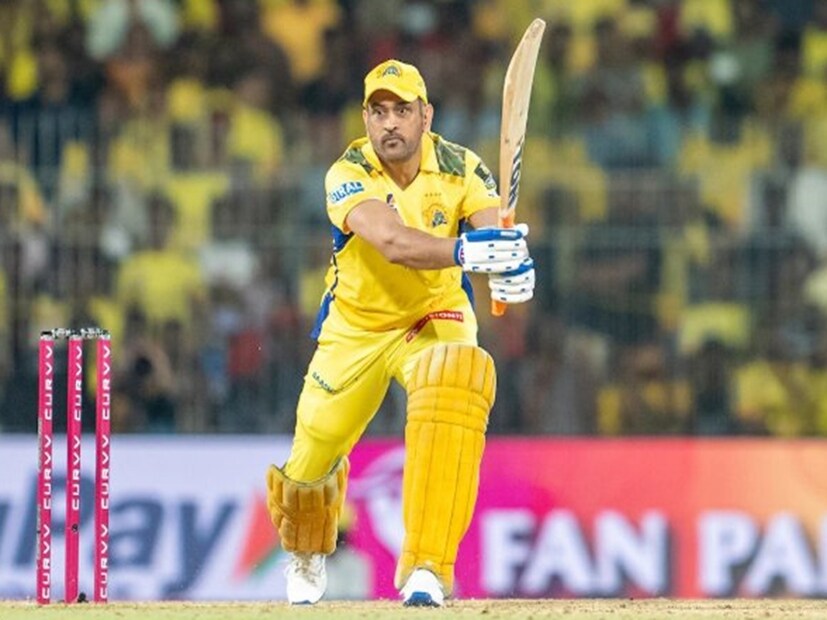 রাজস্থানের বিরুদ্ধে ম্যাচের আগের দিন সাংবাদিকদের মুখোমুখি হয়েছিলেন ফ্লেমিং। তাঁকে প্রশ্ন করা হয়, আগামী বছর আইপিএলে ধোনি কি খেলবেন? জবাবে ফ্লেমিং শুধু বলেছেন, ‘‘আমি জানি না।’’