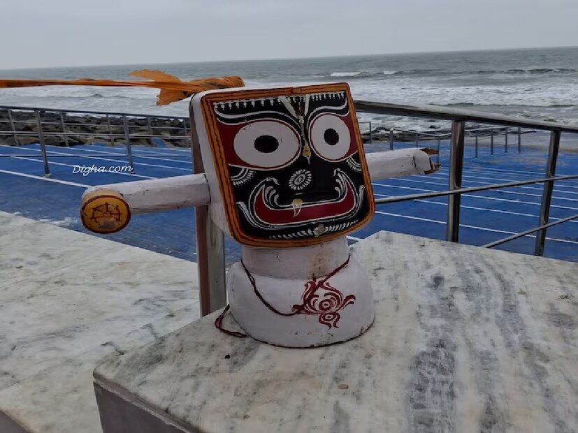 ফের চর্চায় সমুদ্রে ভেসে আসা জগন্নাথ দেবের কাঠের মূর্তি! রবিবারই দিঘার জগন্নাথ ঘাটের কাছে সমুদ্রে ভেসে আসে জগন্নাথ দেবের মূর্তি। আর তা নিয়েই গোটা রাজ্য তোলপাড় হয়। 
