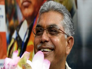 কী করলেন দিলীপ ঘোষ?