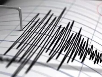 Iran earthquake: প্রকৃতিও কি মুখ ফেরাচ্ছে ইরানের থেকে! ভয়ঙ্কর ভূমিকম্পে কাঁপল দেশের মাটি, প্রবল আতঙ্ক…