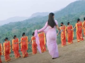 গর্ভে ২ মাসের সন্তান, প্লেনে উঠতেই ভয়াবহ মৃত্যু...! ১০০ ছবির সুপারহিট নায়িকা 'ইনি' গর্ভে ২ মাসের সন্তান, প্লেনে উঠতেই ভয়াবহ মৃত্যু...! ১০০ ছবির সুপারহিট নায়িকা 'ইনি'