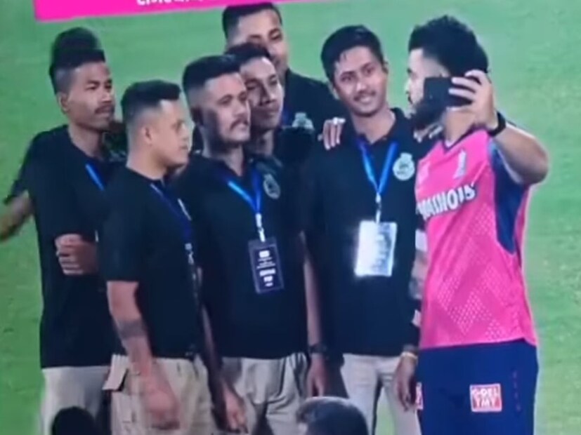 ২০২৫ আইপিএল (IPL) টুর্নামেন্টে রাজস্থান রয়্যালস (Rajasthan Royals) শেষপর্যন্ত প্রথম ম্য়াচে জয়লাভ করেছে। গুয়াহাটিতে আয়োজিত একটি রোমাঞ্চকর ম্য়াচে তারা চেন্নাই সুপার কিংসকে হারিয়ে দেয়। সঞ্জু স্য়ামসনের হালকা চোট থাকার কারণে এই ম্য়াচে তিনি রাজস্থানকে নেতৃত্ব দিতে পারেননি। তাঁর পরিবর্তে রয়্যালসবাহিনীকে নেতৃত্ব দেন রিয়ান পরাগ (Riyan Parag)। রাজস্থানের জয়ের কারণে কিছুটা হলেও স্বস্তি পেয়েছেন রিয়ানও। Photo- X Video Grab