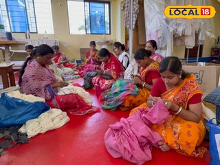 মহিলা  মহিলা