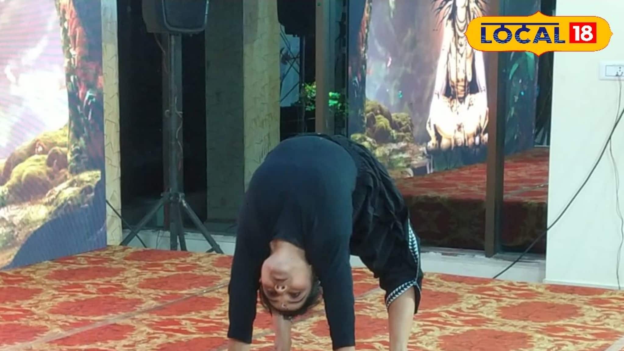 Jhargram News : শর্মিষ্ঠার হাত ধরেই ঝাড়গ্রামে জনপ্রিয়তা বাড়ছে যোগাসন