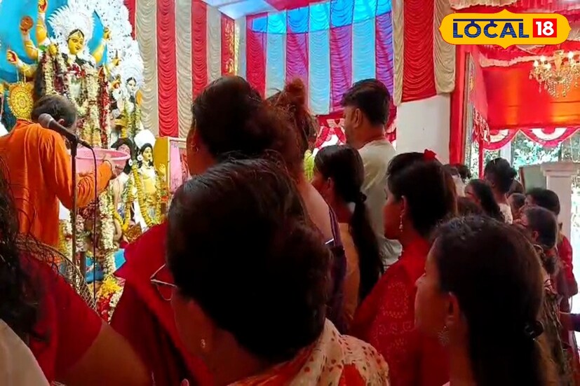 ৫-৬ কিলোমিটার রাস্তা, ঘোড়ার গাড়িতে ছোট ছোট কুমারী রূপে বসে থাকা মেয়েদের রাস্তার দু'ধারের মানুষদের প্রণাম করতেও দেখা যায়। কোনও নির্দিষ্ট ধর্ম নয়, সকল ধর্মের নারীকেই কুমারী রূপে পুজো করা হয় এখানে বলেই জানান উদ্যোক্তারা।