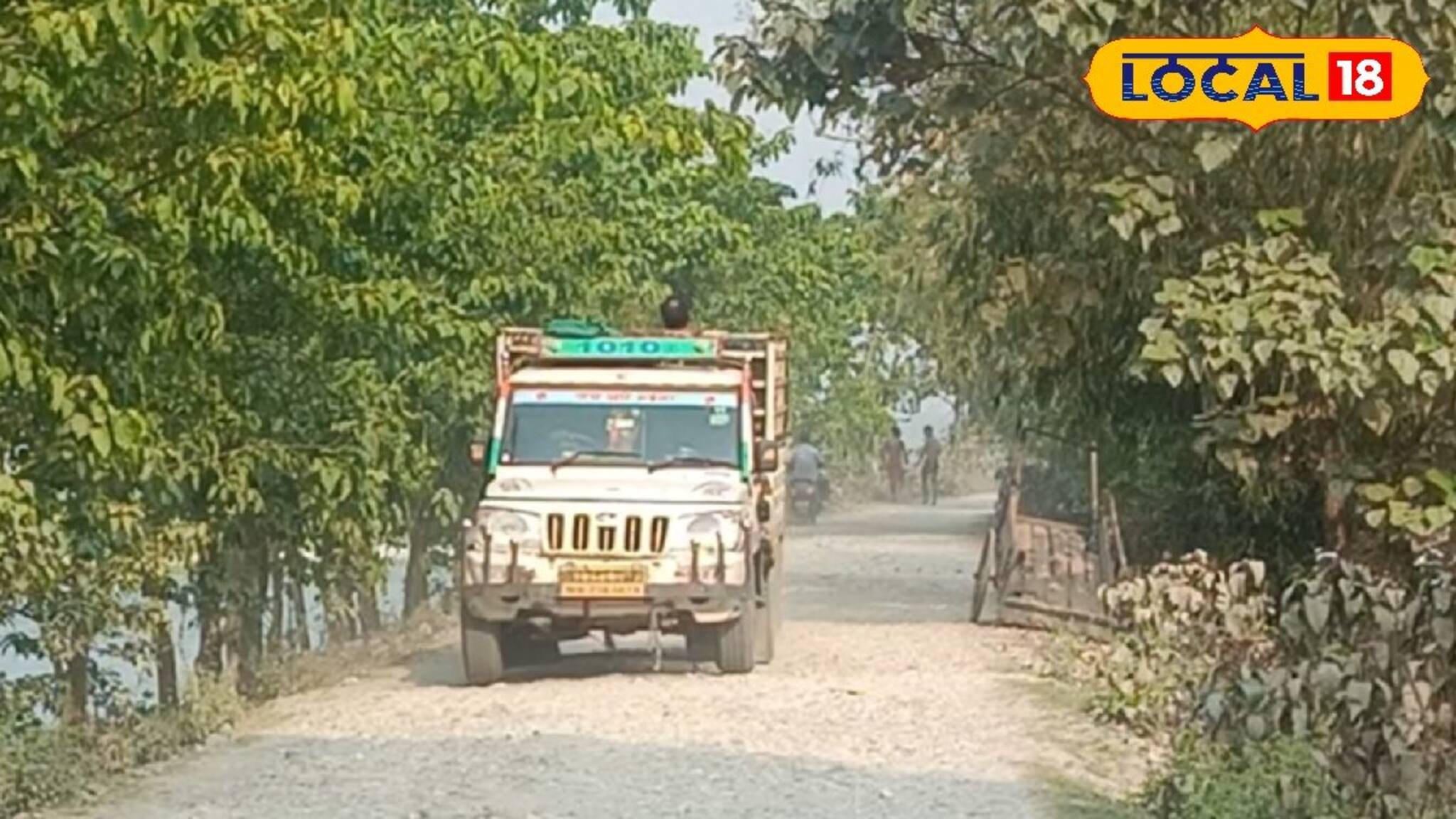 পাঁচ বছর ধরে বেহাল রাস্তা! গর্ভবতী রোগীদের নিয়ে মহা বিপদে, ক্ষোভ বাসিন্দাদের