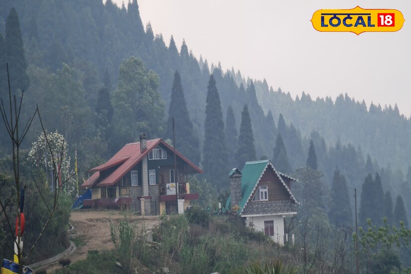 হাওয়া অফিসের পূর্বাভাস অনুযায়ী, আগামী কয়েকদিন উত্তরবঙ্গ জুড়ে দফায় দফায় চলবে বৃষ্টিপাত। টানা গরমের পর এবার দফায় দফায় বৃষ্টিপাতের জেরে ভাসবে উত্তরবঙ্গের একাধিক জেলা।