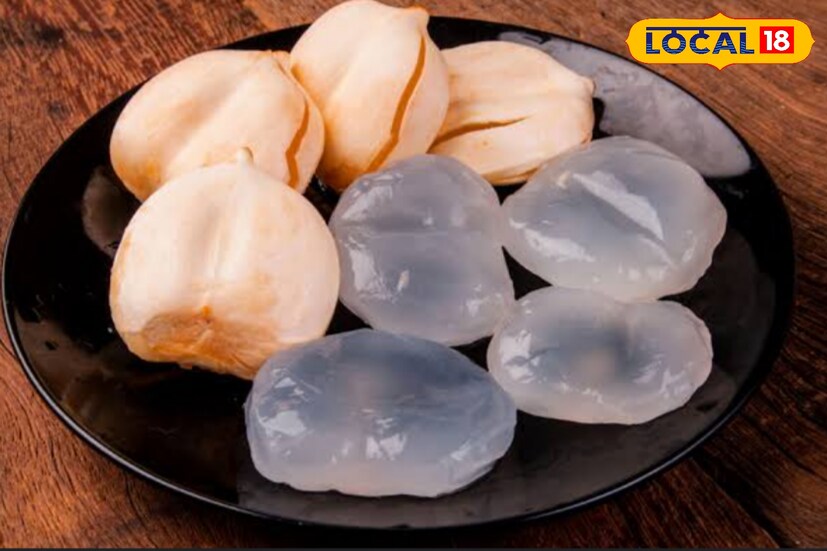 তাই আর দেরি না করে সকাল সকাল আপনার কাছাকাছি কোন মার্কেটে চলে যান। যদি ভাগ্য ভালো থাকে তাহলে পেয়ে যাবেন তাল শাঁস ।