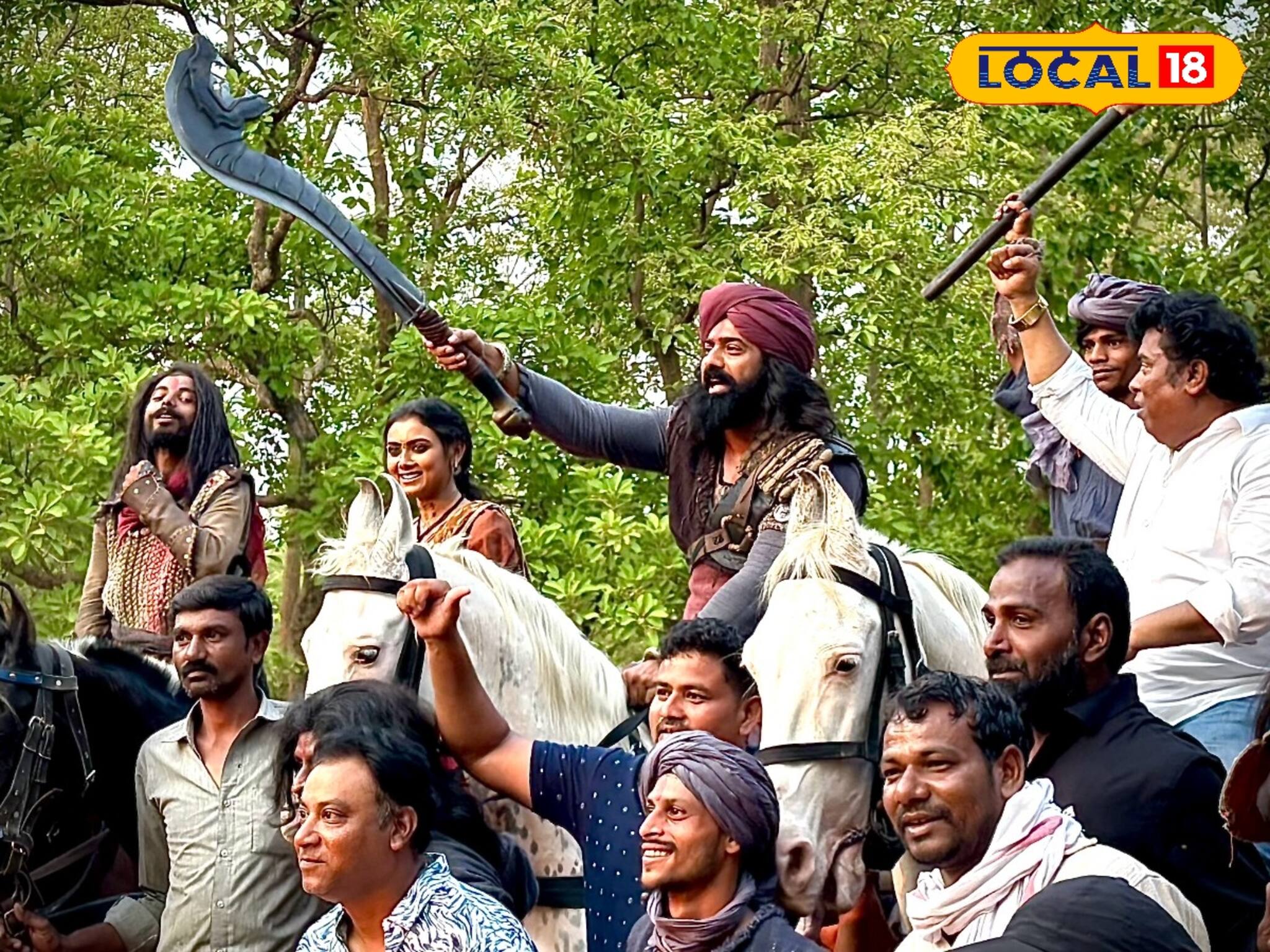 বাংলার জঙ্গলে দাপিয়ে বেড়াচ্ছে ডাকাত দল! খাঁড়া হাতে দেব সঙ্গে ইধিকা, কাছে যেতেই...