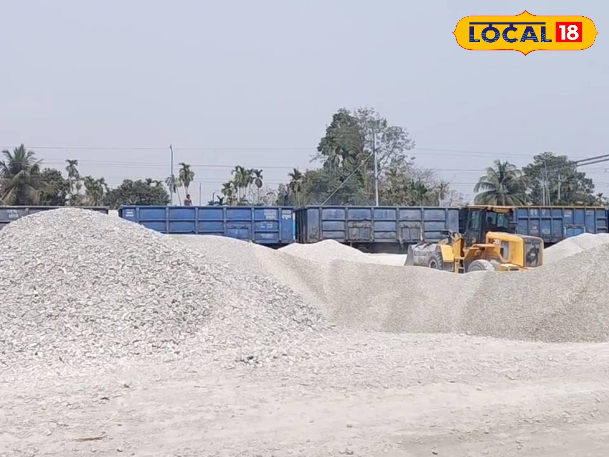 রেলের কারণে নাজেহাল বাসিন্দারা! এক বছর ধরে আন্দলনে নেমেও দেখা যাচ্ছে না লাভের মুখ