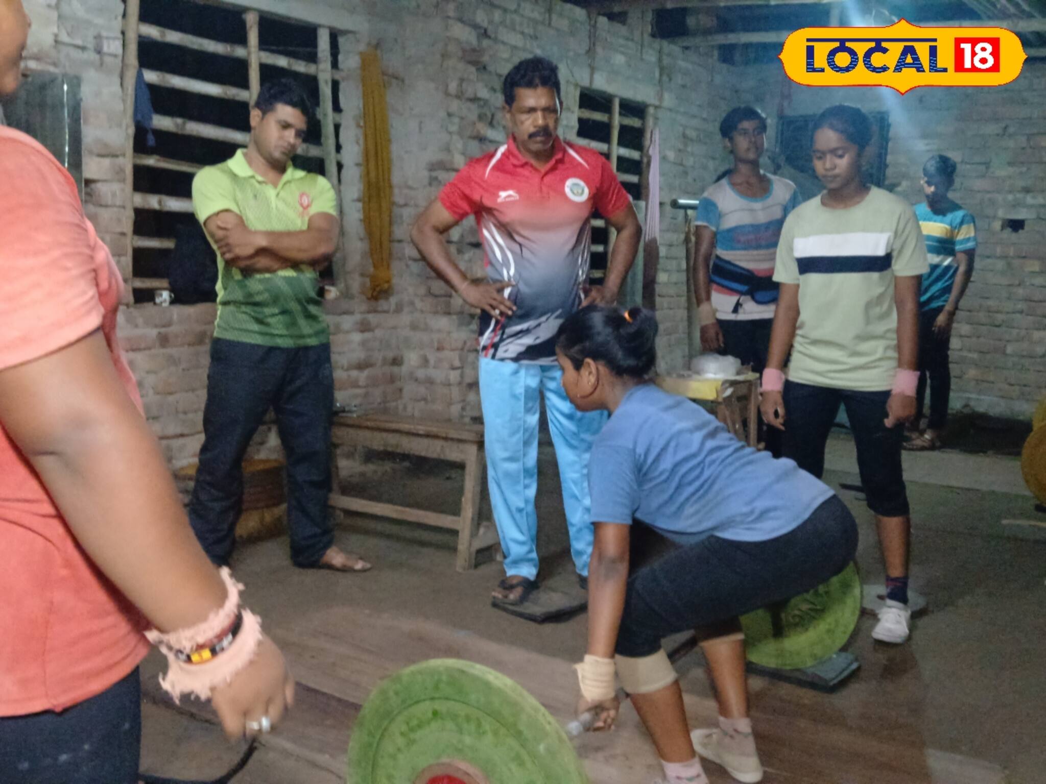 একের পর এক আসে পদক! ভারোত্তোলনের গ্রাম দেউলপুরের প্রশিক্ষণ শিবির সমস্যায় জর্জরিত