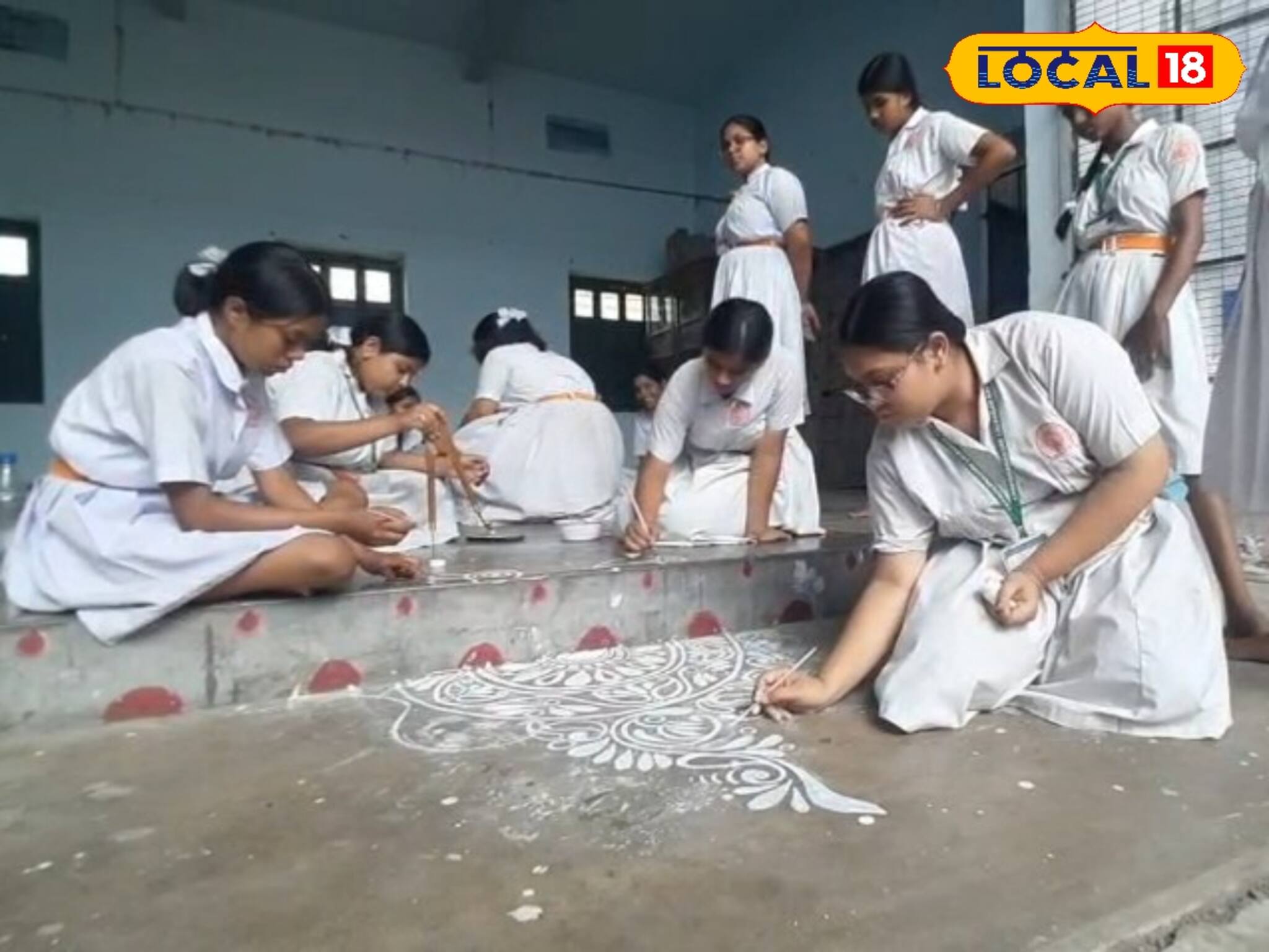 ১০০ বছর ধরে নারী শিক্ষায় অঙ্গীকারবদ্ধ চন্দননগরে লালবাগান বালিকা বিদ্যালয়
