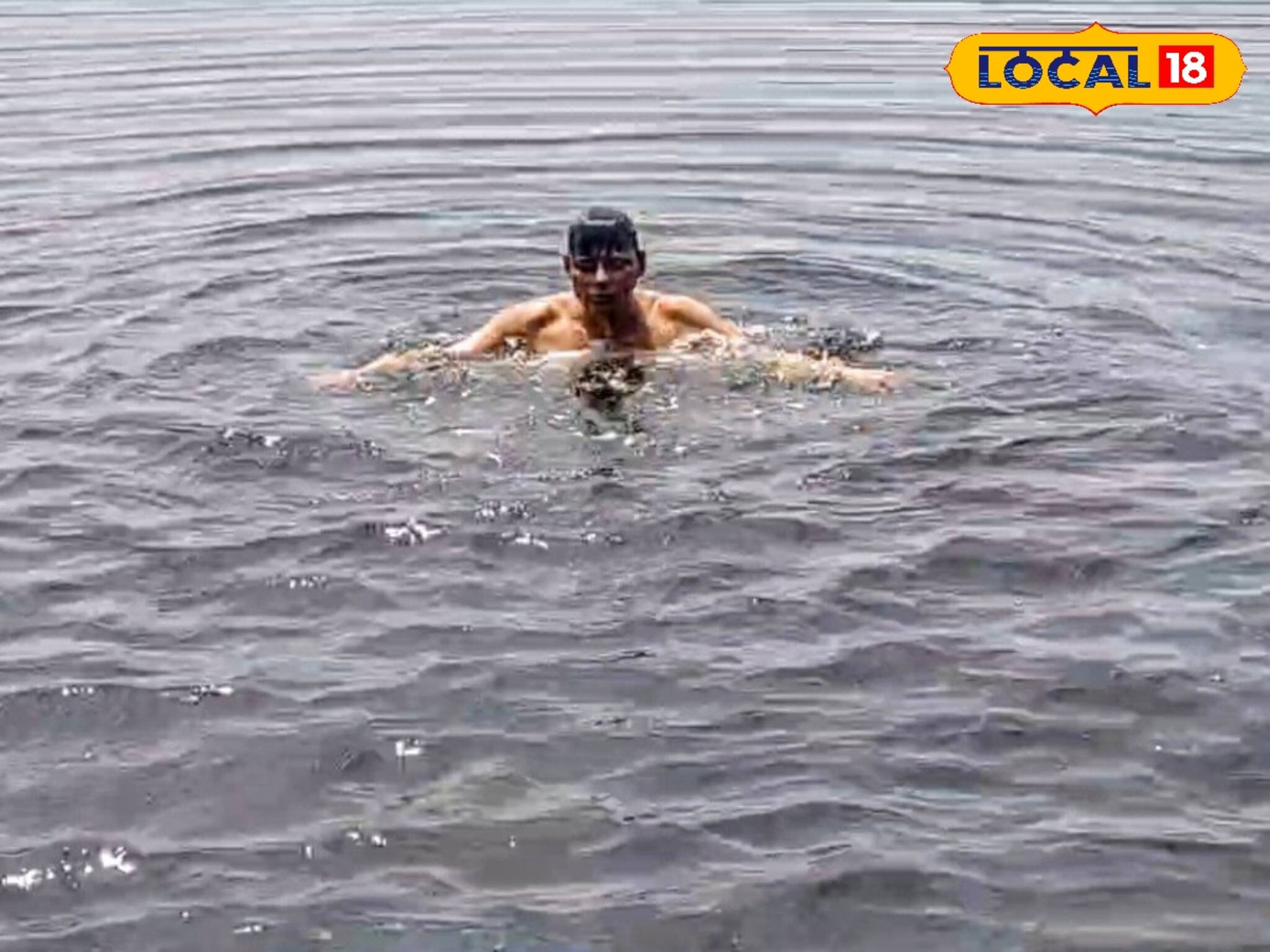 একটার পর একটা ডুব! হাজার পেরিয়েও থামেন নি! হলটা কি সদানন্দ বাবুর