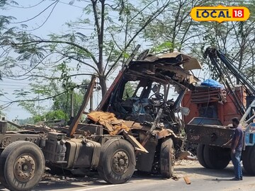 দুর্ঘটনায় গাড়ি 