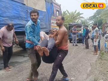 লাগামহীন মাটি বহনকারী গাড়ি, বৃষ্টির পর কংক্রিটের রাস্তা যেন মরণফাঁদ! লাগামহীন মাটি বহনকারী গাড়ি, বৃষ্টির পর কংক্রিটের রাস্তা যেন মরণফাঁদ!