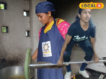 মাসে আয় মাত্র ১৫০০ টাকা! মেয়েদের ভারোত্তোলক হিসেবে গড়ে তোলার স্বপ্ন দেখছেন এক মা! মাসে আয় মাত্র ১৫০০ টাকা! মেয়েদের ভারোত্তোলক হিসেবে গড়ে তোলার স্বপ্ন দেখছেন এক মা!