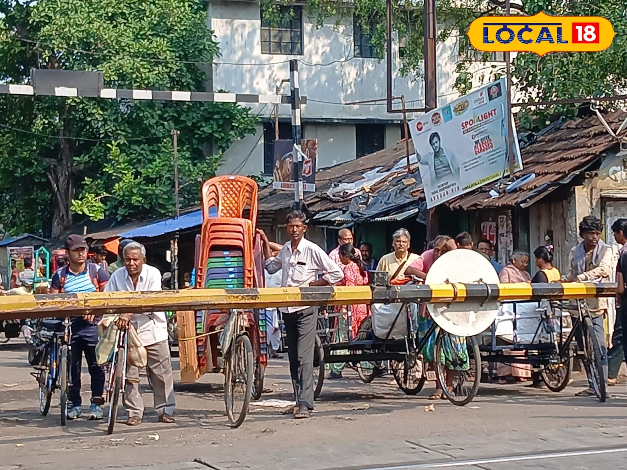 হাওড়ার রামরাজাতলা স্টেশনে বিপদ কমাতে সাবওয়ের দাবি মানুষের