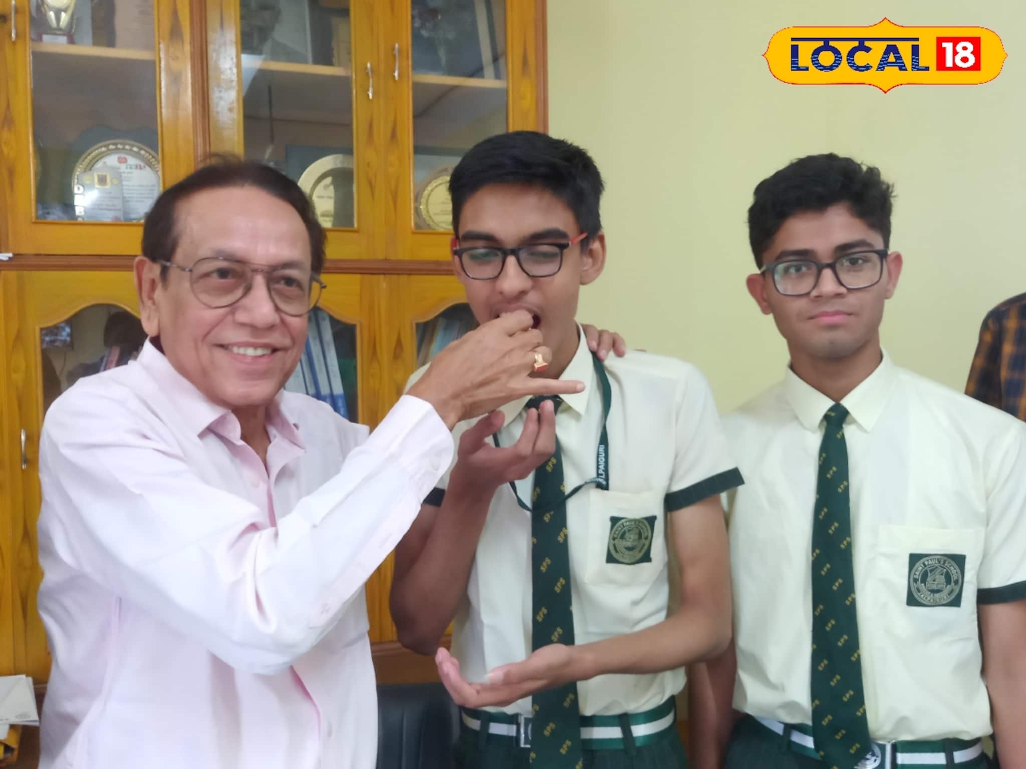 আইসিএসই-তে নজরকাড়া রেজাল্ট সমীরণ-রমীজ-সৌনকের, জলপাইগুড়ির পড়ুয়ারা তাক লাগাল