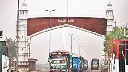 পাকিস্তানের সঙ্গে বাণিজ্য যুদ্ধ শুরু ভারতের (File Photo) পাকিস্তানের সঙ্গে বাণিজ্য যুদ্ধ শুরু ভারতের (File Photo)