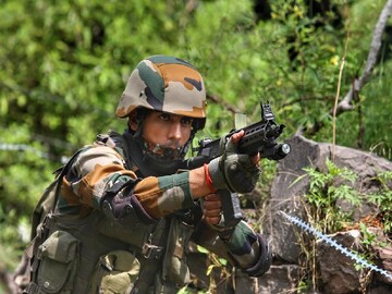 কাশ্মীরের কুলগামে সেনা-জঙ্গি ভয়ঙ্কর গুলির লড়াই! উপত্যকায় ফের সন্ত্রাসের ছায়া, তীব্র আতঙ্ক...
