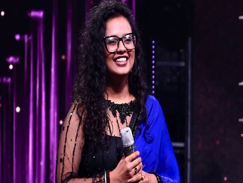 *এত বড় মঞ্চে জয়। ভবিষ্যতের পরিকল্পনা কী? মানসী বলেন, "প্লে-ব্যাক তো অবশ্যই করতে চাই। এছাড়া নিজের অ্যালবামের স্বপ্ন দেখি। সঙ্গীতচর্চার মধ্যে থাকতে চাই। লাইভ শো করব। মানুষকে যেন ভাল মিউজিক উপহার দিতে পারি, সেটাই চাই সবার আগে।" সংগৃহীত ছবি।