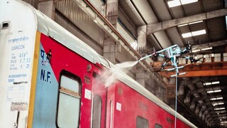 ড্রোনের সাহায্যে ট্রেনের সাফাই৷ ড্রোনের সাহায্যে ট্রেনের সাফাই৷