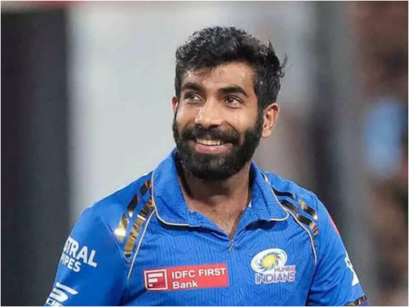 অবশেষে আরসিবির বিরুদ্ধে টসের সময় মুম্বই ইন্ডিয়ান্স অধিনায়ক হার্দিক পান্ডিয়া সুখবরটা দেন। তিনি বলেন, “বুমরাহ দলে ফিরছে। রোহিতও ফিরছে। অভিজ্ঞ ক্রিকেটারেরা দলে ফিরলে অবশ্যই শক্তি বাড়বে।”