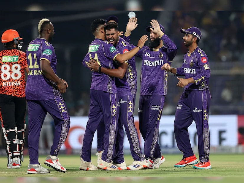 একটা ম্যাচে ফ্লপ শো হতেই পারে কিন্তু কেকেআর এর আগের ম্যাচের পঞ্জাব কিংসের বিরুদ্ধেও ৯৫রানে বান্ডিল হয়ে যায়৷ ৮ টি ম্যাচের পাঁচটিতে হেরে এই মুহূর্তে আইপিএল টেবলের সাত নম্বরে ঠাঁই হয়েছে নাইটদের৷