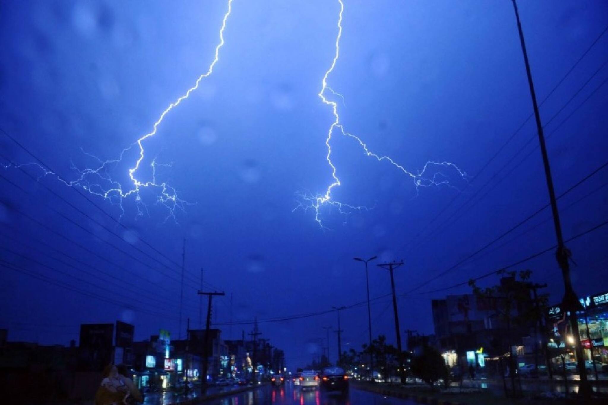 আর মাত্র কিছুক্ষণ...! কালবৈশাখী কাঁপাবে ২ জেলা! সারা রাজ‍্যে কমলা সতর্কতা! কী হবে কলকাতায়?