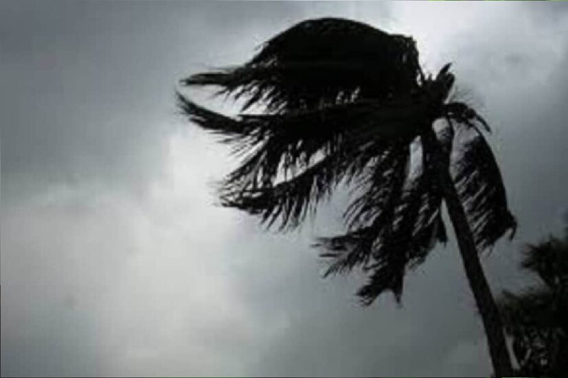 *ঝড়বৃষ্টির পূর্বাভাস রয়েছে কলকাতা, হাওড়া, হুগলি, উত্তর ২৪ পরগণা, দক্ষিণ ২৪ পরগণা, পূর্ব মেদিনীপুর, পশ্চিম মেদিনীপুর, ঝাড়গ্রাম, পুুরুলিয়া, বাঁকুড়া, পূর্ব বর্ধমান, পশ্চিম বর্ধমান, বীরভূম, মুর্শিদাবাদ, নদিয়াতে ঝড় বৃষ্টির ইয়েলো অ্যালার্ট জারি করেছে আরএমসি কলকাতা৷ ফাইল ছবি। 